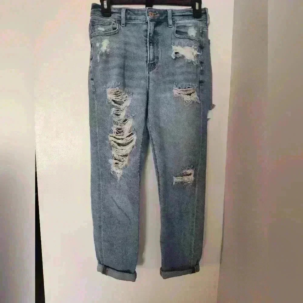 American Eagle Ripped Jeans High Rise Mom Jean 0-Short #207